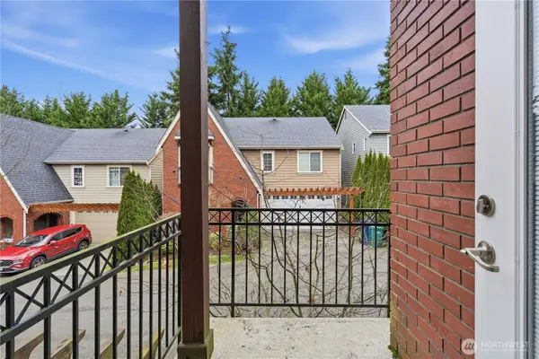 12325 NE 86th Way, Kirkland, WA 98033