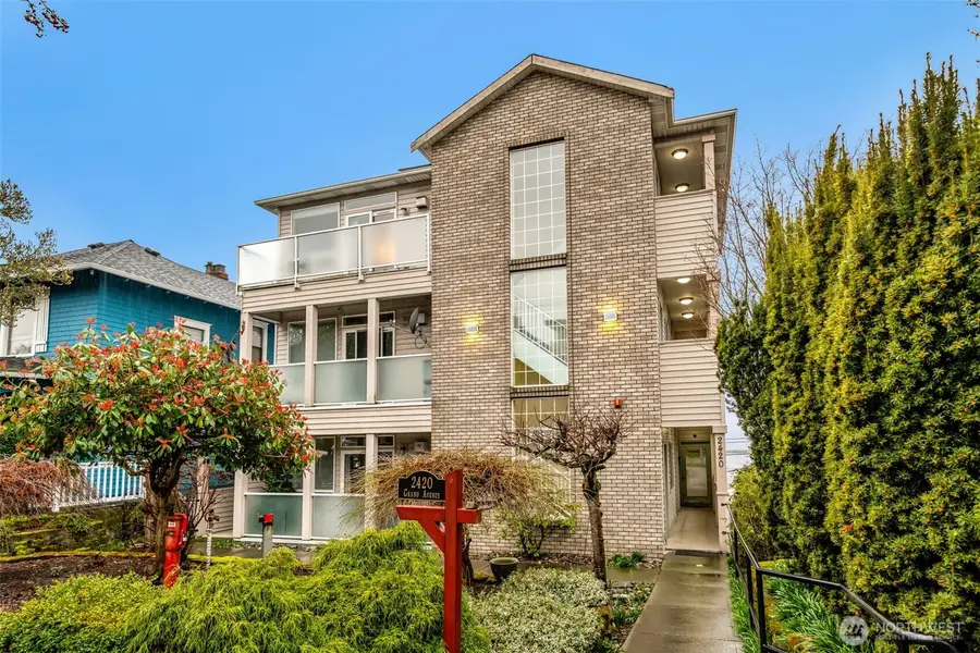 2420 Grand Avenue #301, Everett, WA 98201 - #2