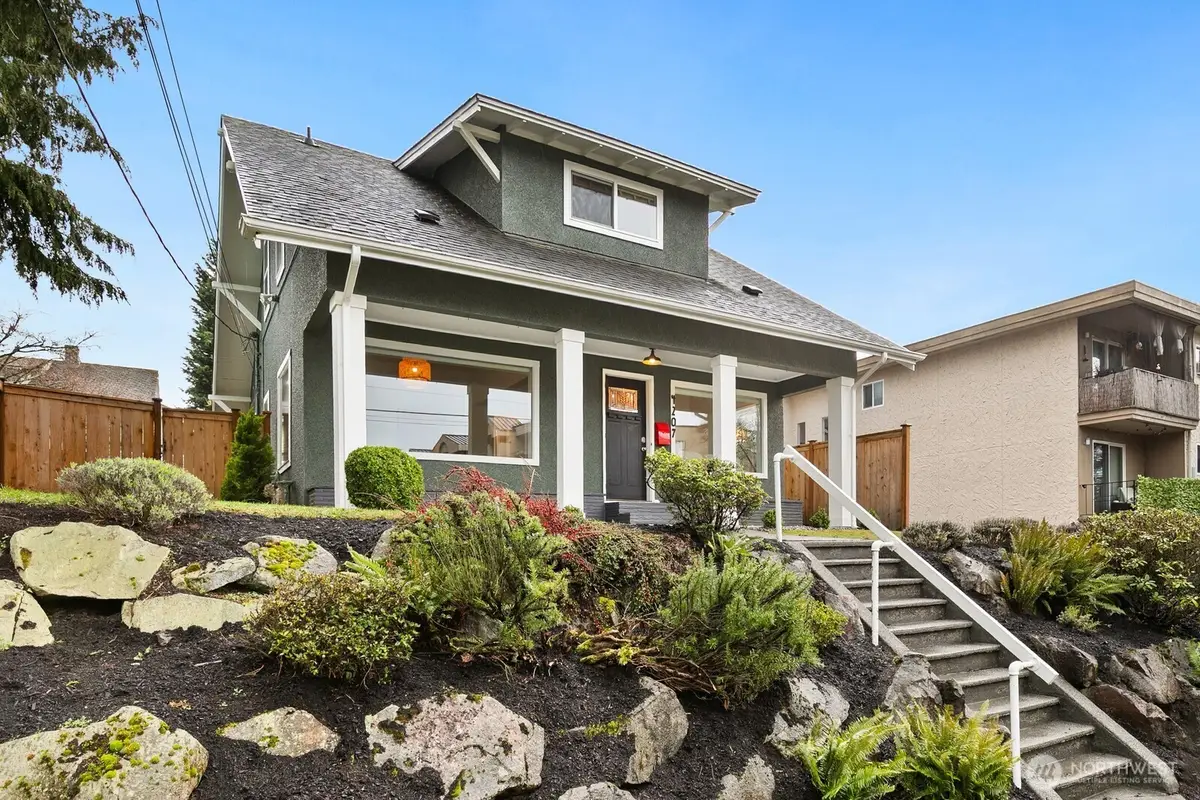 4207 SW Manning St, Seattle, WA 98116 - #1