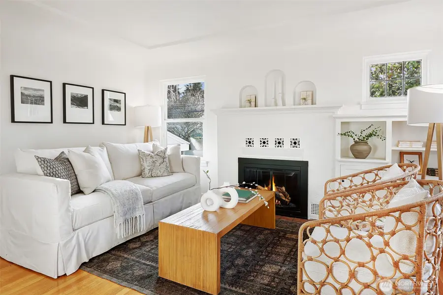 4001 NE 57th Street, Seattle, WA 98105 - #2