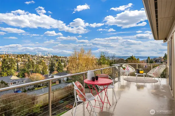 3026 38th Avenue W, Seattle, WA 98199