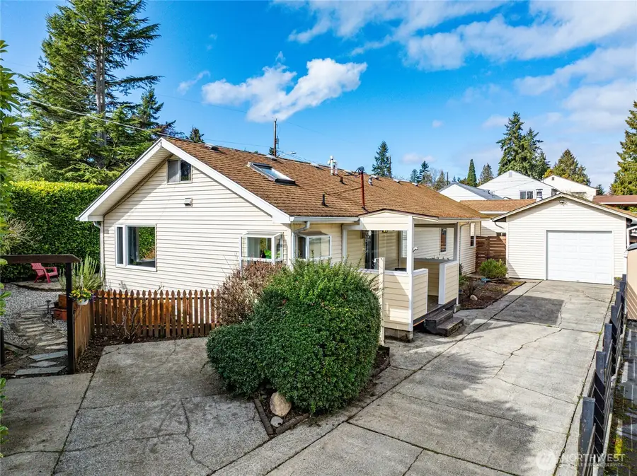 10128 35th Avenue Sw, Seattle, WA 98146 - #2