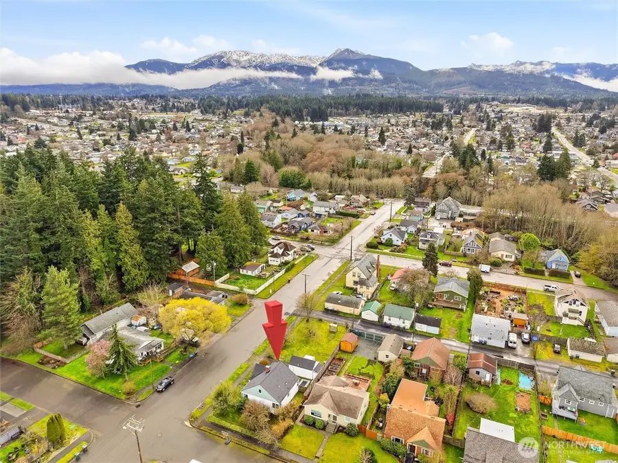 302 S Albert Street, Port Angeles, WA 98362 - #2