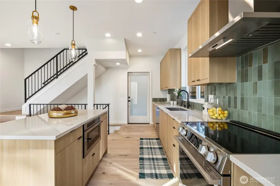 11741 23rd Place Ne, Seattle, WA 98125 - #3