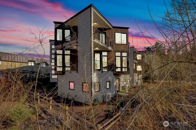 417 102nd Avenue Se, Bellevue, WA 98004 - #3