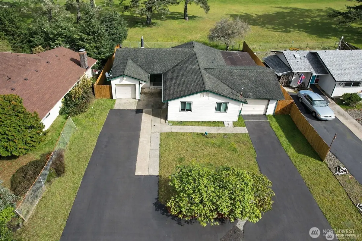 198 Octopus Avenue Ne, Ocean Shores, WA 98569 - #1