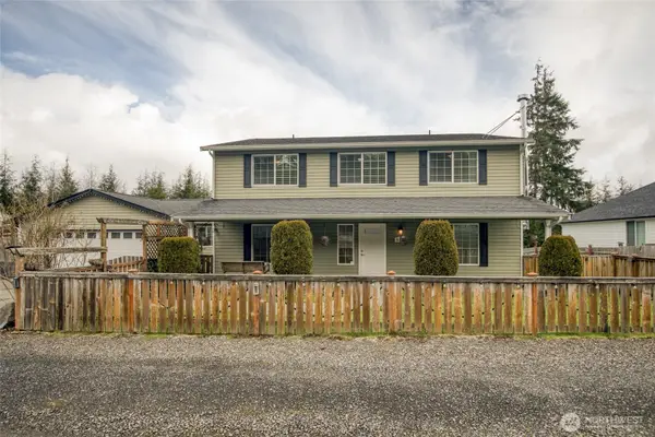 828 Ocean Avenue, Cosmopolis, WA 98595