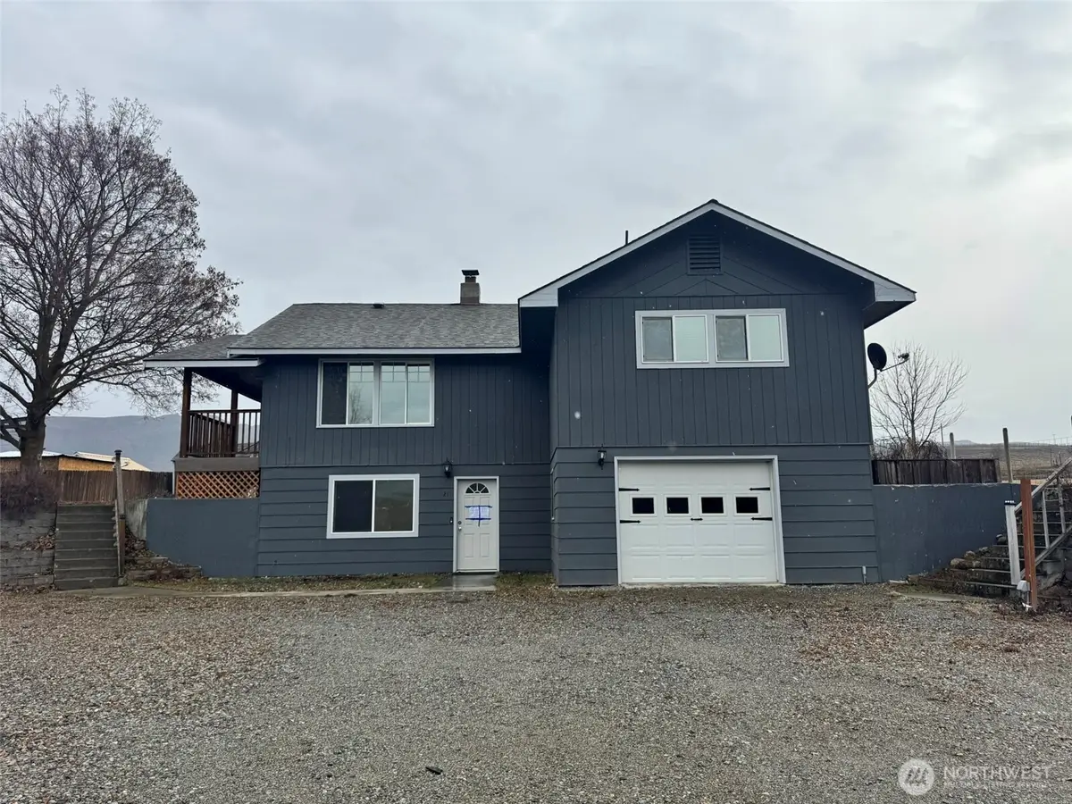 21 Orchard Loop Road N, Tonasket, WA 98855 - #1