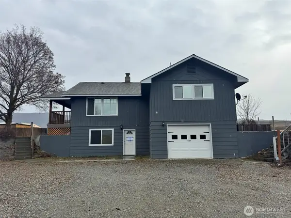 21 Orchard Loop Road N, Tonasket, WA 98855