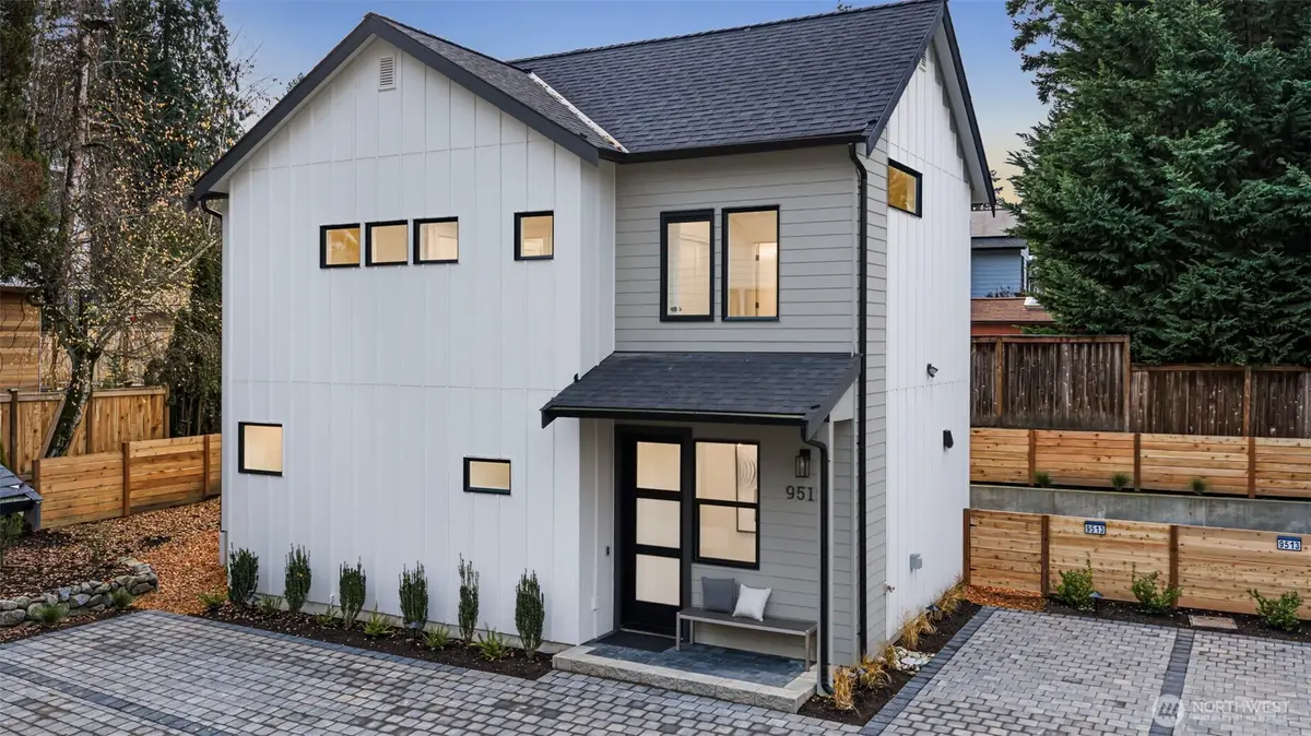 9513 132nd Avenue Ne, Kirkland, WA 98033 - #1