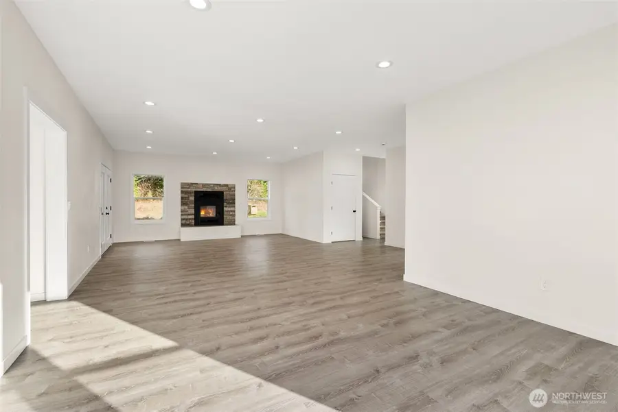 210 West Wishkah Road, Aberdeen, WA 98520 - #3