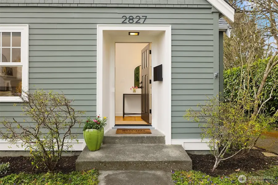 2827 40th Avenue W, Seattle, WA 98199 - #3