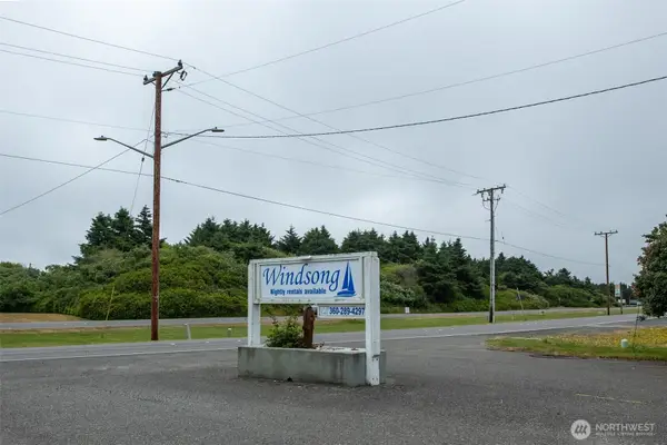 853 Ocean Shores Boulevard Nw #4, Ocean Shores, WA 98569