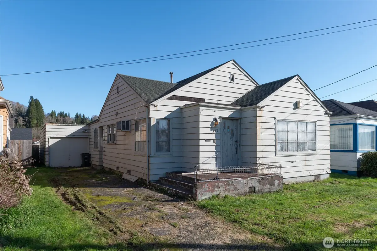 237 Emerson Avenue, Hoquiam, WA 98550 - #1