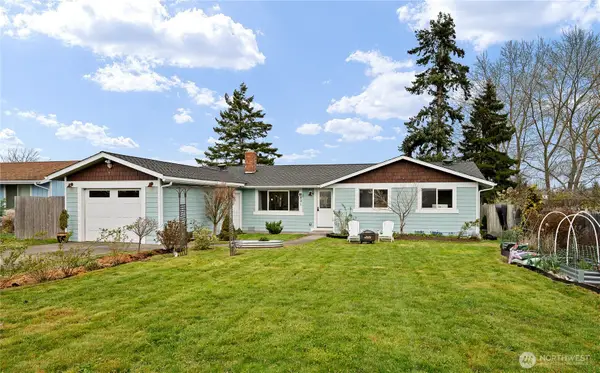 801 Livingston Bay Shore Drive, Camano Island, WA 98282