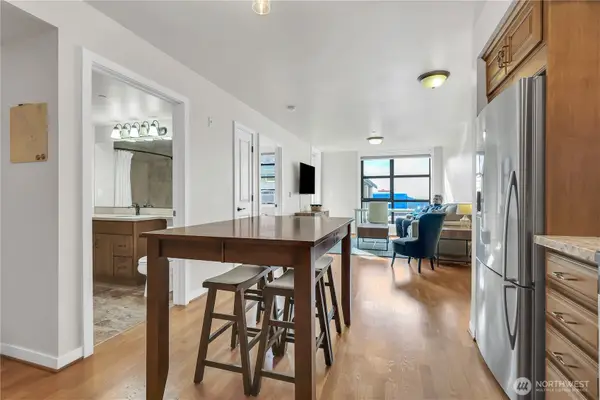 4116 California Avenue Sw #304, Seattle, WA 98116