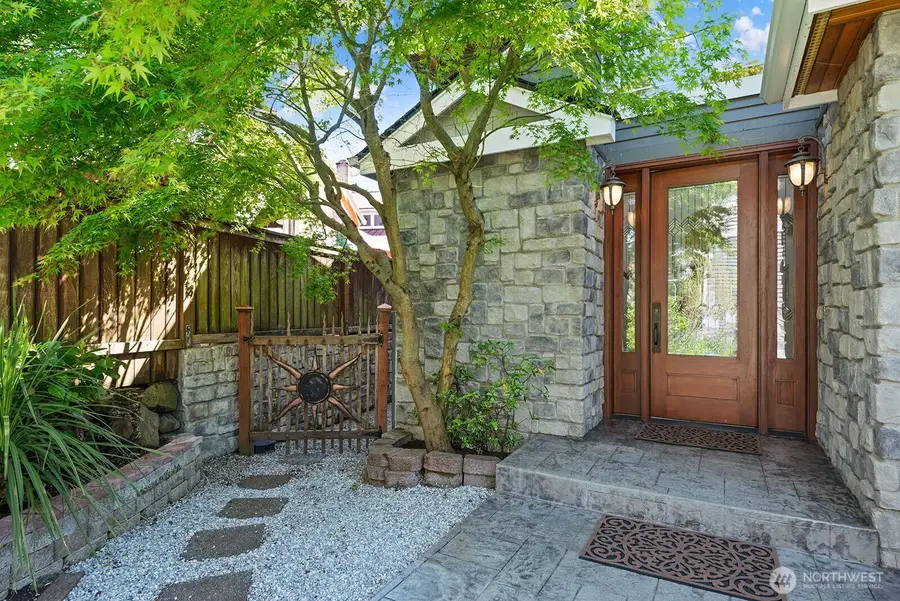 8696 Island Drive S, Seattle, WA 98118 - #3