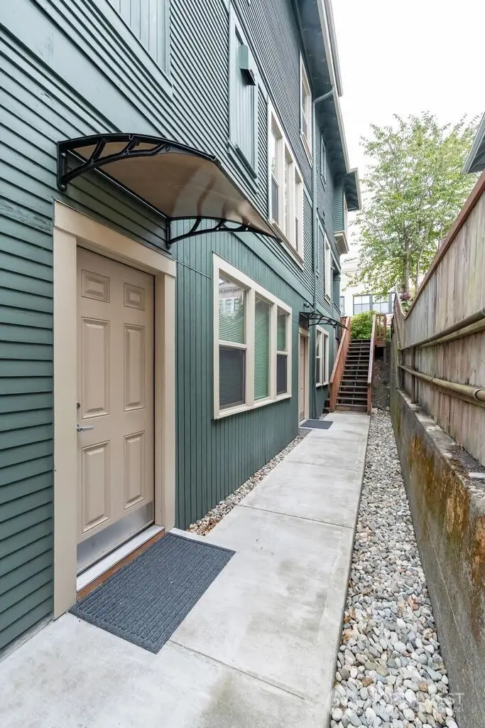 2414 Hoyt Avenue, Everett, WA 98201 - #3