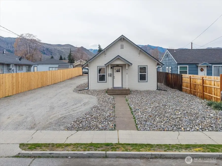 910 Walker Avenue, Wenatchee, WA 98801 - #2