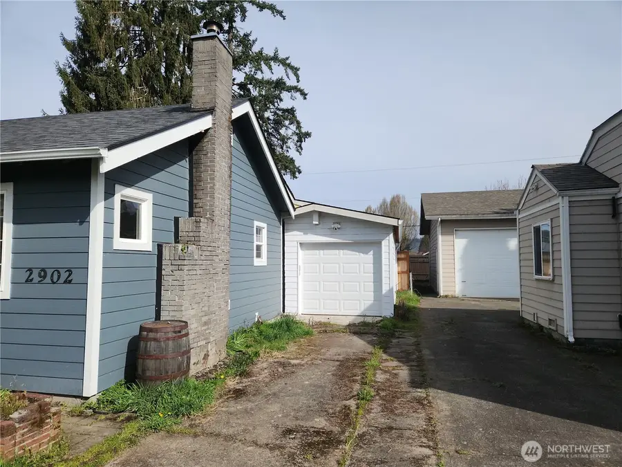 2902 Dover Street, Longview, WA 98632 - #3