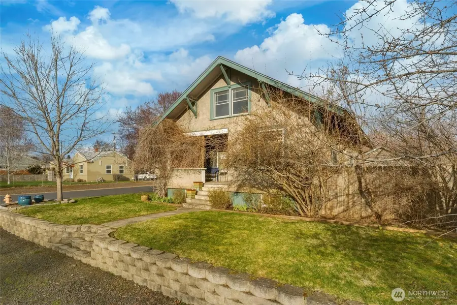 1203 S 3rd Avenue, Walla Walla, WA 99362 - #2