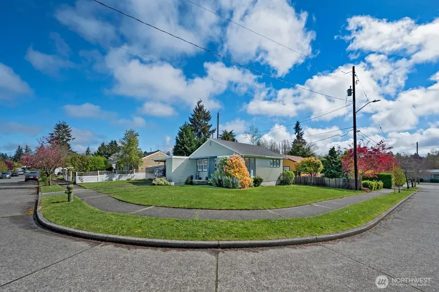 9328 31st Avenue Sw, Seattle, WA 98126 - #2
