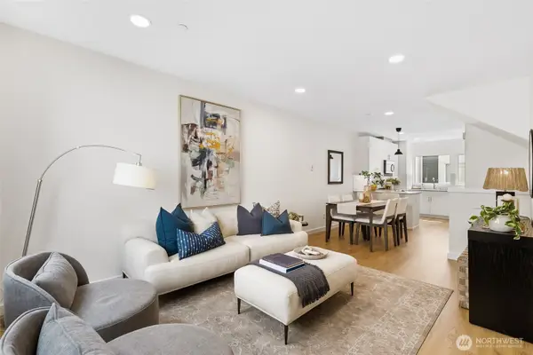 12524 15th Avenue Ne #B, Seattle, WA 98125