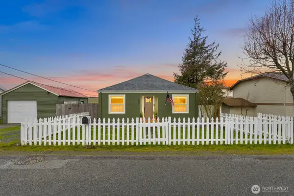 951 SE Dock Street, Oak Harbor, WA 98277