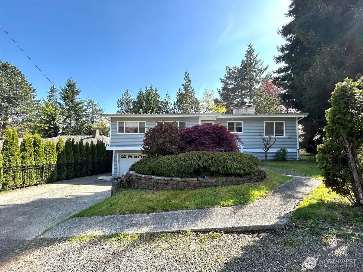 10231 NE 24th Street, Bellevue, WA 98004 - #1