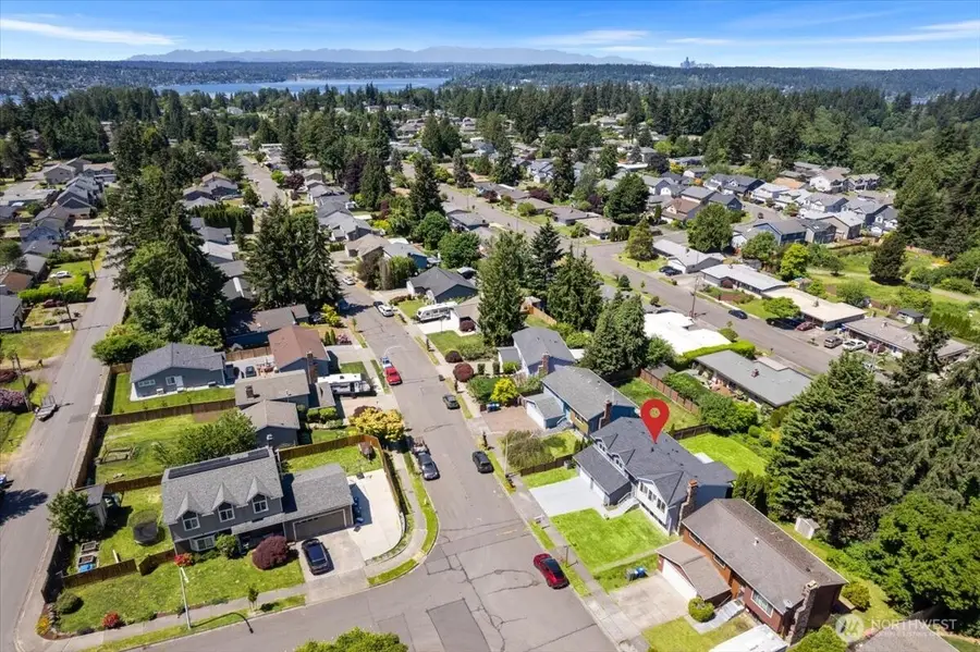 2802 Ne 23rd Place, Renton, WA 98056 - #3