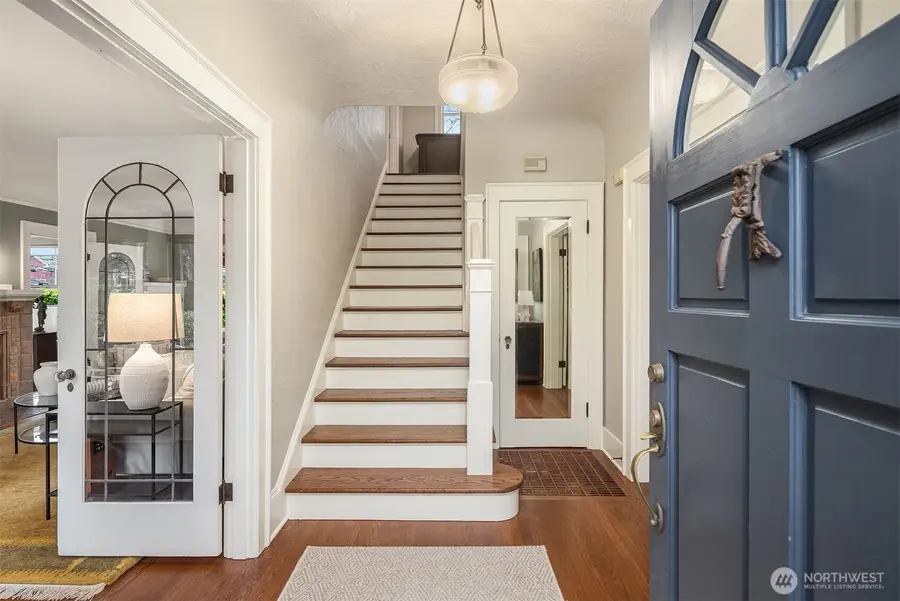 3609 Burke Avenue N, Seattle, WA 98103 - #2