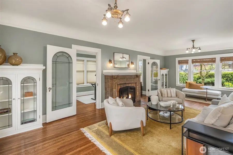 3609 Burke Avenue N, Seattle, WA 98103 - #3