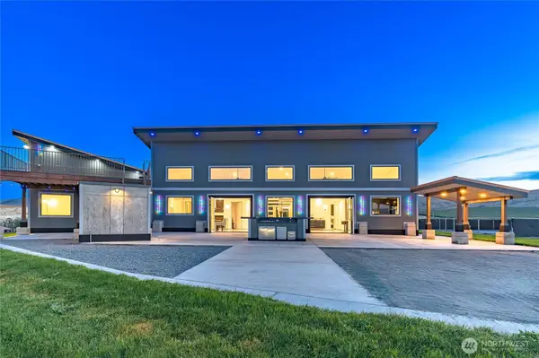 4232 Desmarais Road, Moxee, WA 98936