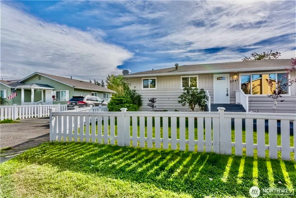 2241 S 252nd Street, Des Moines, WA 98198 - #1