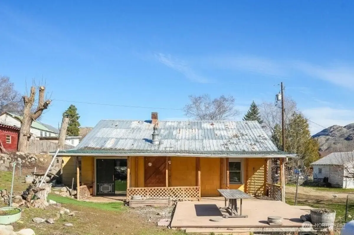 470 2nd Street, Chelan Falls, WA 98817 - #1
