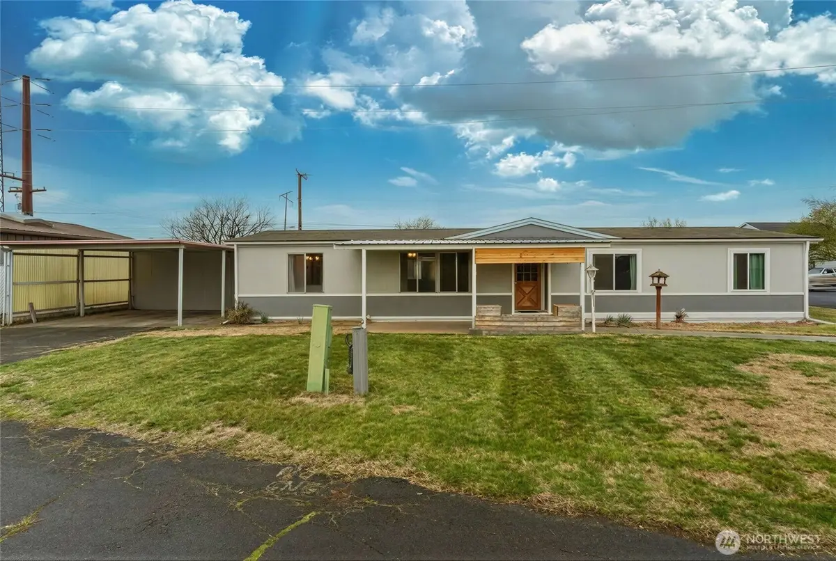 806 SE Mockingbird Drive, College Place, WA 99324 - #1