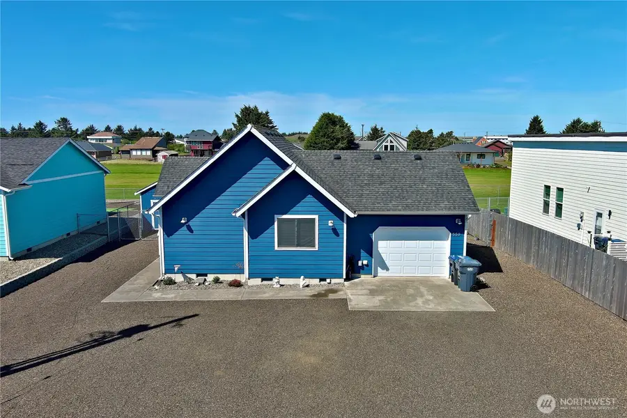 559 Puffin Avenue Ne, Ocean Shores, WA 98569 - #2