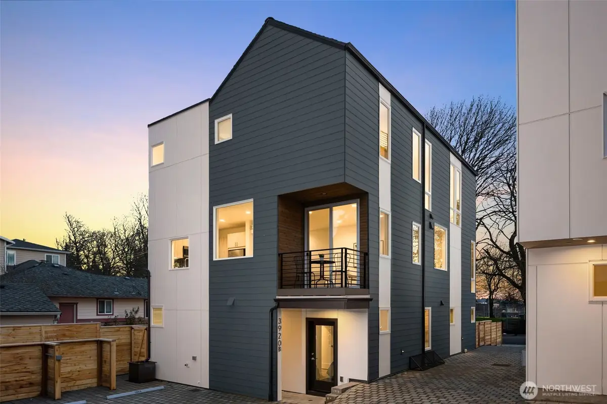 3920 S Juneau Street, Seattle, WA 98118 - #1