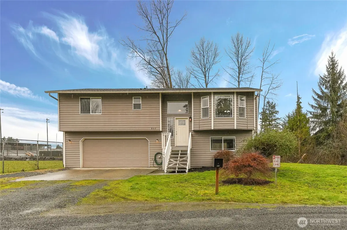 807 E Stanley Place, Granite Falls, WA 98252 - #1