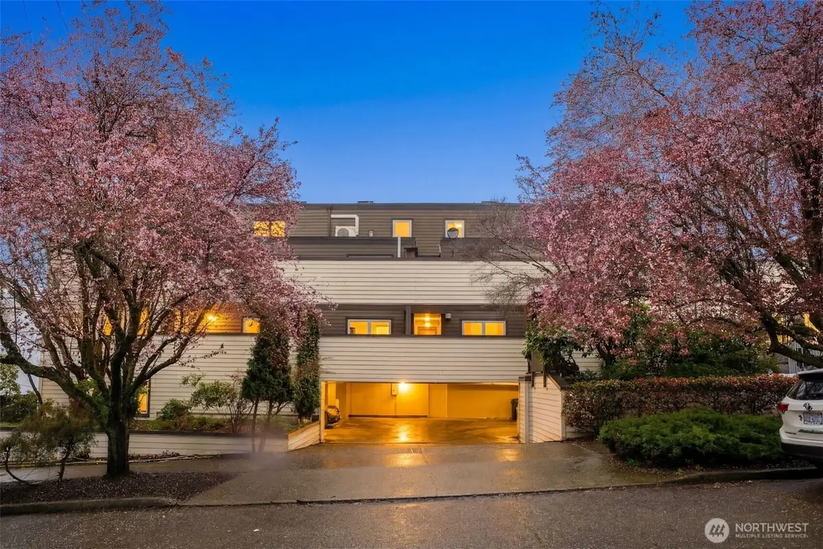 2219 14th Avenue W #202, Seattle, WA 98119 - #1