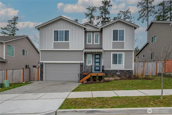 2120 SW Putnam Drive, Oak Harbor, WA 98277