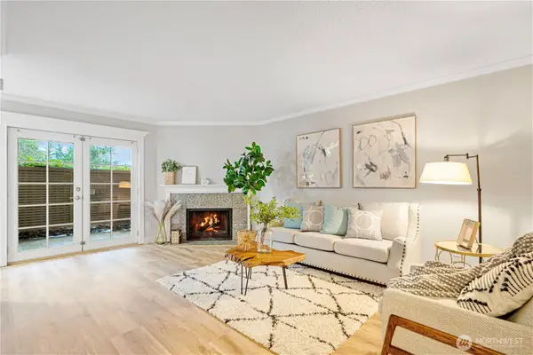 10401 NE 32nd Place #A101, Bellevue, WA 98004