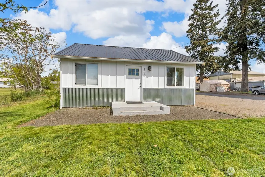 108 Centre Street S, Rainier, WA 98576 - #3