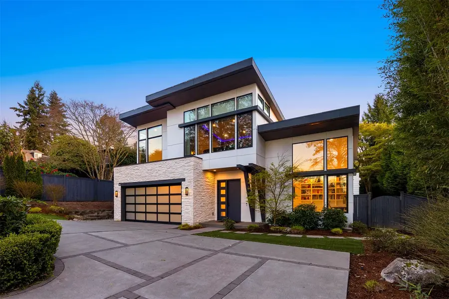 9215 NE 32nd Street, Clyde Hill, WA 98004 - #2