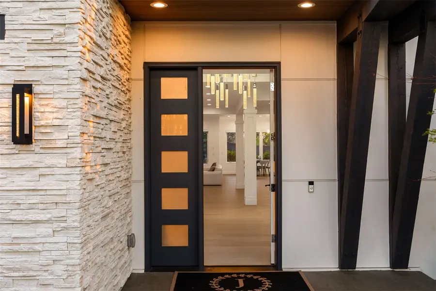 9215 NE 32nd Street, Clyde Hill, WA 98004 - #3