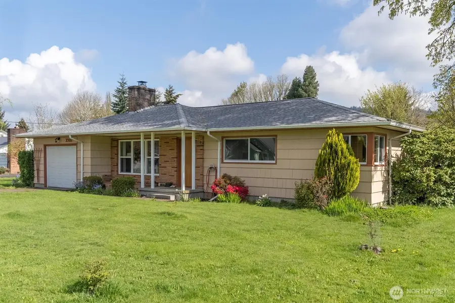 3302 Pine Street, Longview, WA 98632 - #2