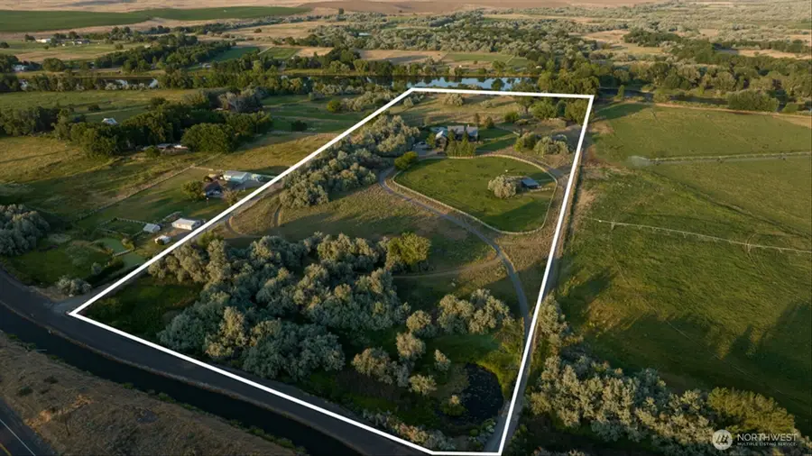 90705 N Yakima River Drive, West Richland, WA 99353 - #2