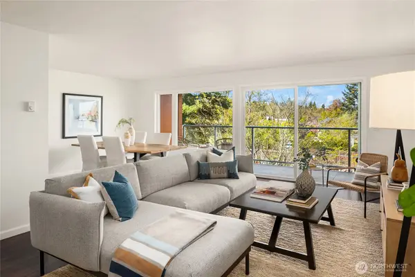 2501 Canterbury Lane E #322, Seattle, WA 98112