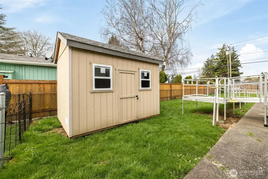 2119 S 252nd Street, Des Moines, WA 98198 - #3