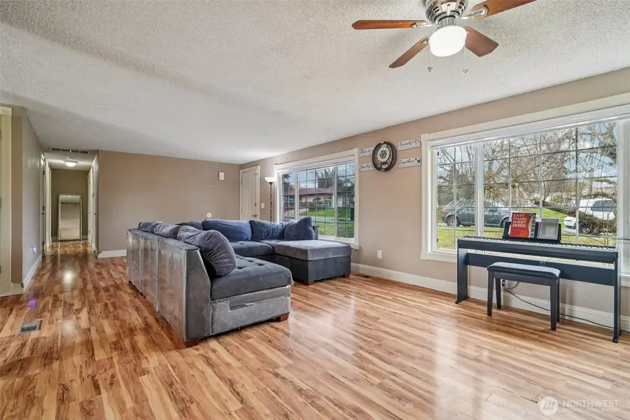 15720 120th Avenue Se, Renton, WA 98058 - #3